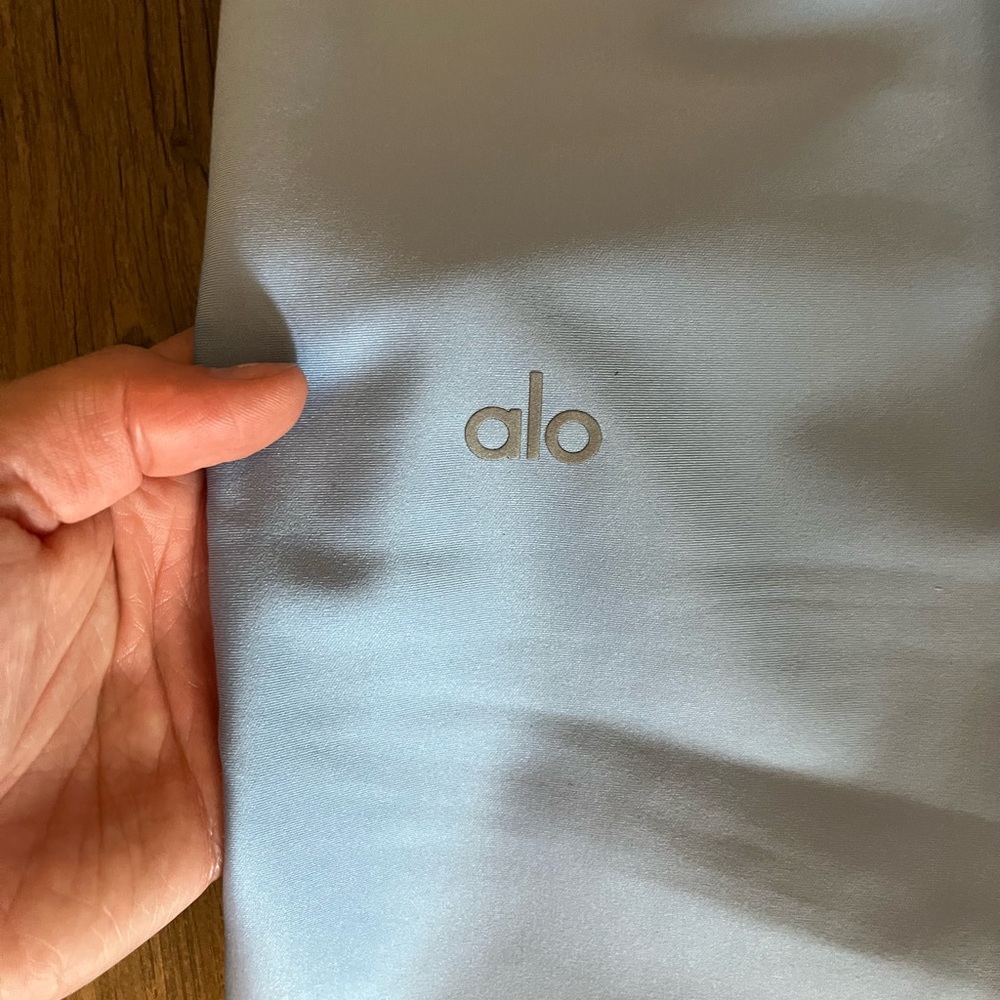 ALO Yoga 7/8 High-Waist Airlift Legging - Seashell Blue - Picture 5 of 9